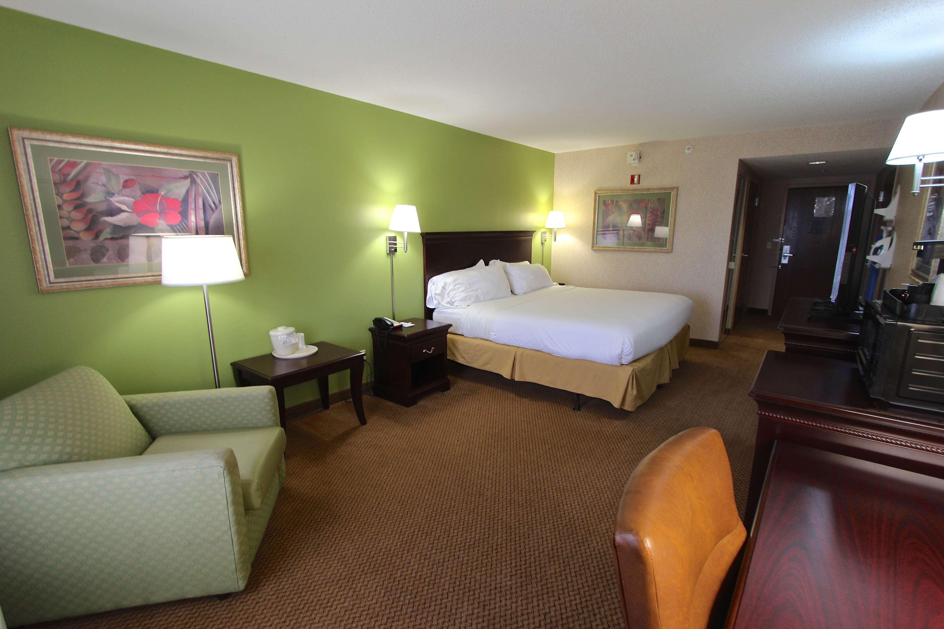 Baymont Inn & Suites By Wyndham Findlay Exterior foto