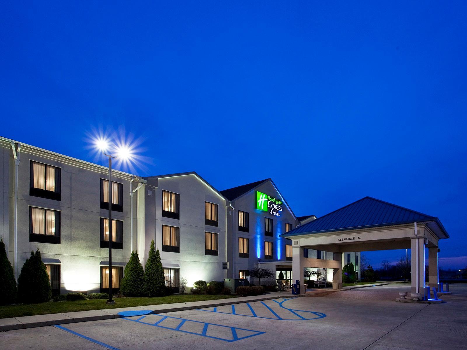 Baymont Inn & Suites By Wyndham Findlay Exterior foto